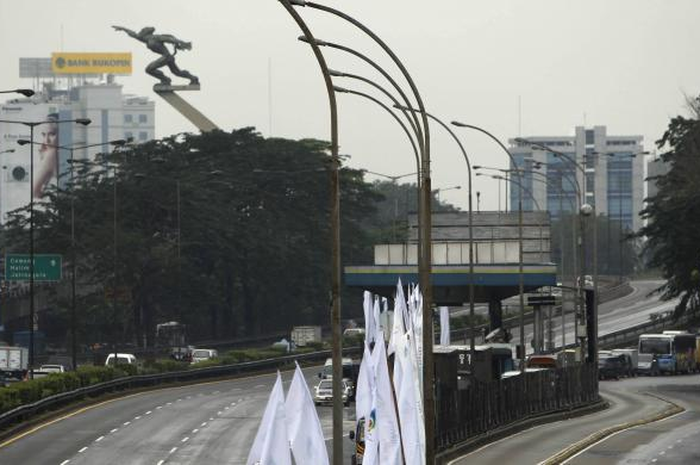Patung Pancoran Akan Dibersihkan dengan Jeruk Nipis