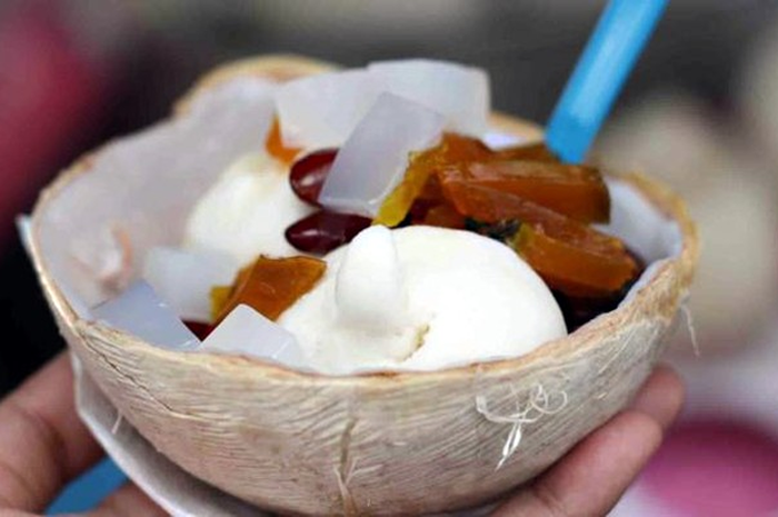 Es Krim Kelapa di Tengah Pasar Chatuchak