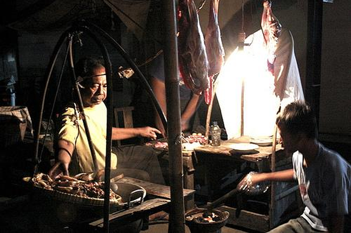 Gurihnya Sate 'Klathak' Berjeruji