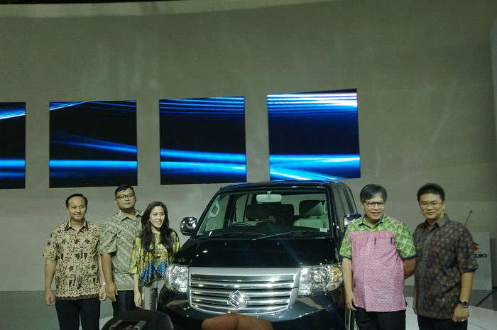 Suzuki Merilis APV New Luxury