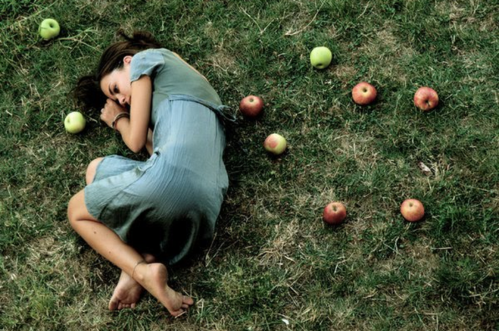 Kisah Gadis Penjual Apel yang Buta