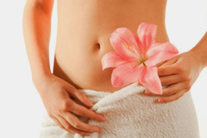 Erlari oldida sikishadi