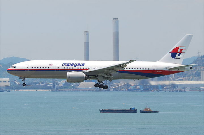 Diketahui, Pesawat Malaysia Airlines dengan nomor penerbangan MH370 menyimpang dari rute yang direncanakan utara pada 8 Maret 2014, karena alasan yang masih belum diketahui. 