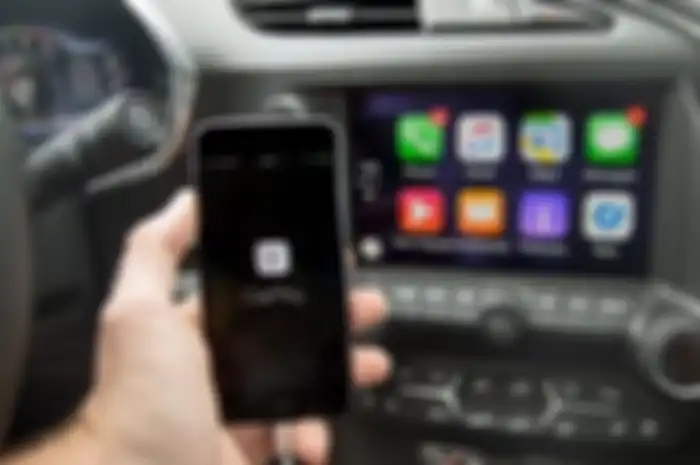 WhatsApp dukung CarPlay