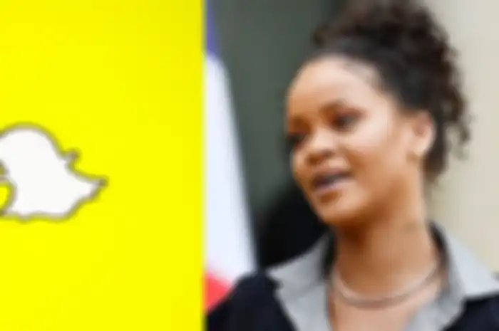 Rihanna kecam Snapchat
