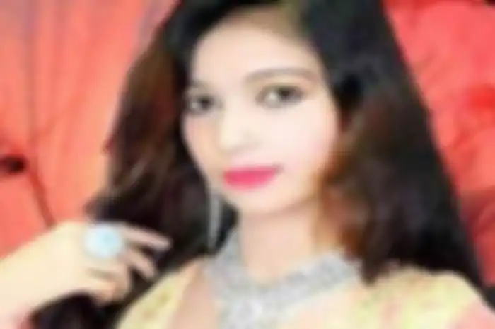 Samina Samoon ditembak karena menolak berdiri saat bernyanyi.