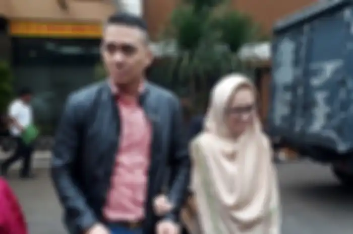 Lyra Virna dan suaminya, Fadlan Muhammad.