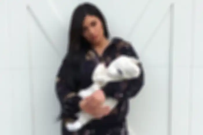 Simak kisah Kylie Jenner menjadi seorang ibu