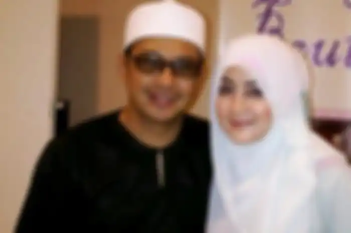 Umi Pipik ungkapkan Ustaz Jefri Al Buchori poligami usai 8 tahun meninggal, adik Uje buka suara.