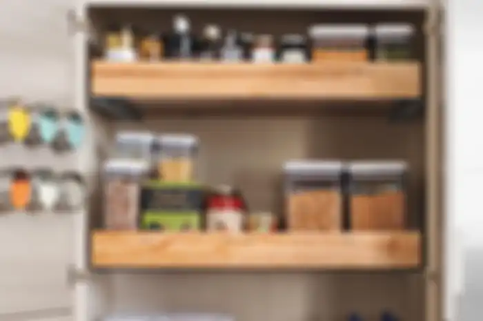 Ilustrasi-Storage dapur prakis tertata rapi.