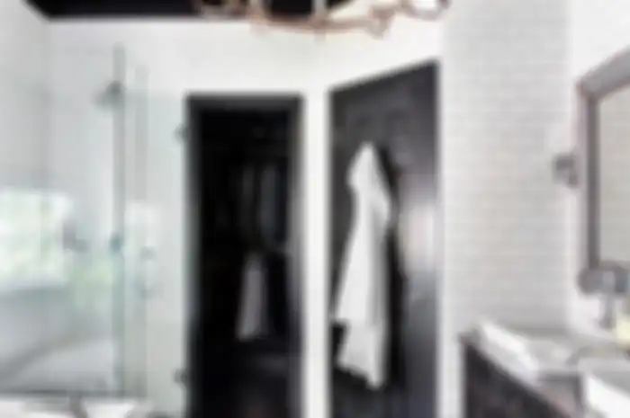 sekat kaca pada kamar mandi |  dok. enddir.com