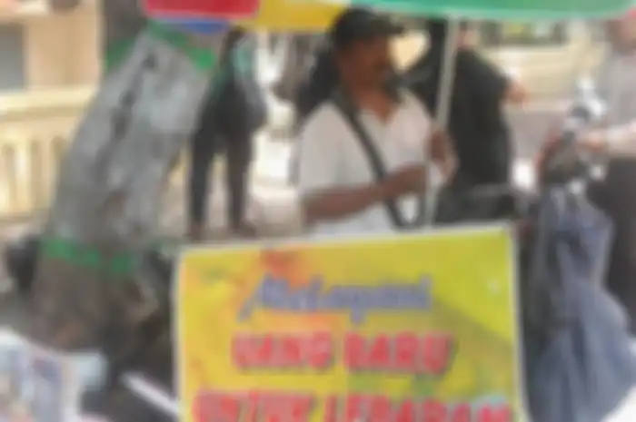 Jasa Tukar Uang Menjelang Lebaran