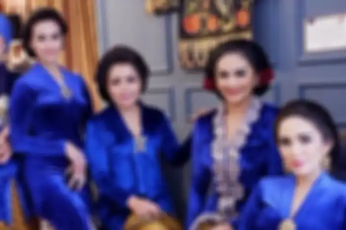 Geng sosialita Mayangsari, Krisdayanti, Ussy Sulistiawaty dan Iis Dahlia.