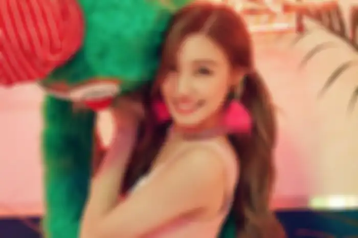 Tiffany Hwang