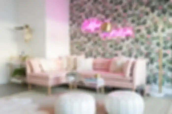 inspirasi sofa warna pink | dok. sparkleinhereye.com