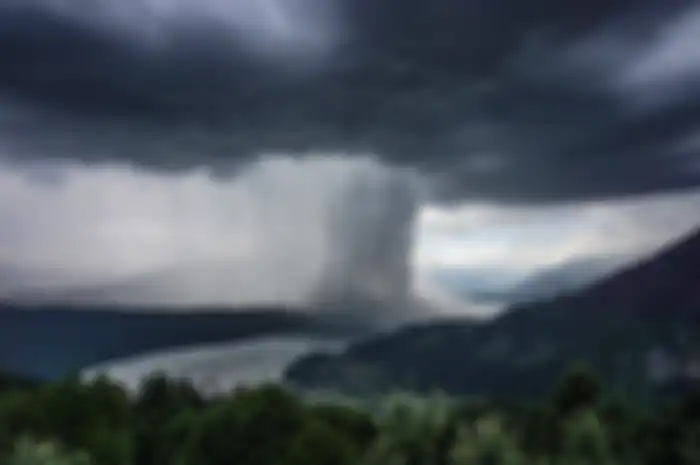 Wet microburst