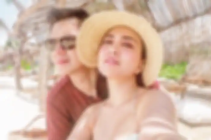 Sandy Aulia dan suaminya