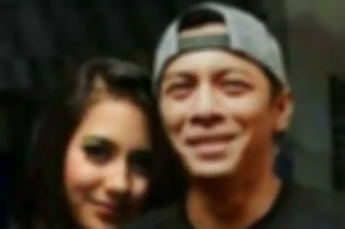 Pevita Pearce dan Ariel Noah
