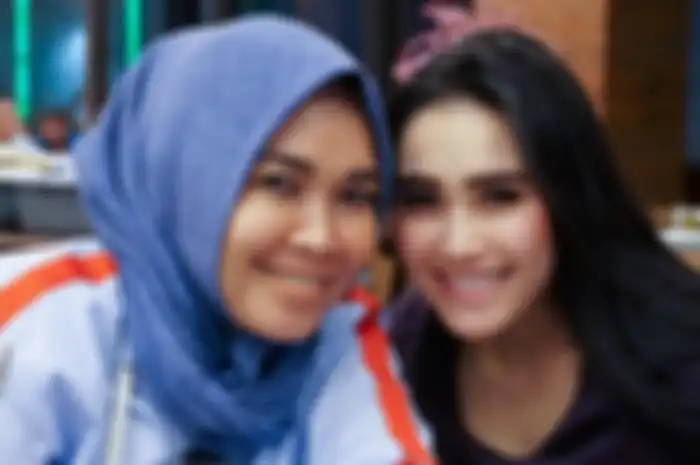 Ayu Ting Ting Joget Heboh sampai Nungging di Depan Wakil Walikota Depok saat Malam Pergantian Tahun Baru 2020, Umi Kalsum: yang Penting Happy!