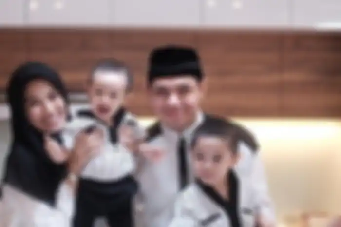 Keluarga Dude Harlino