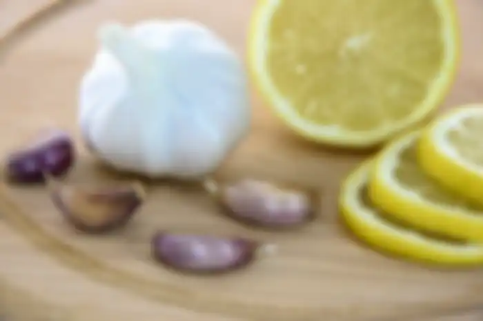 Minumlah campuran lemon dan bawang putih, dapatkan manfaat ini