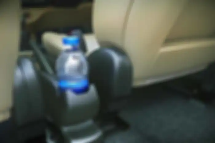 Bahaya Menyimpan Botol Air Di Dalam Mobil