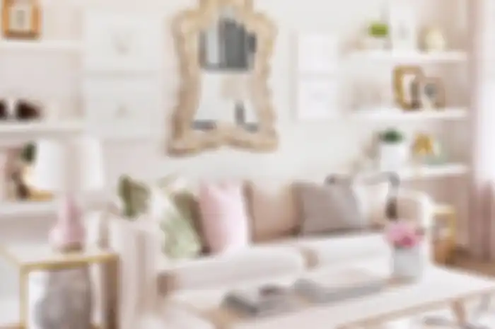 Ilustrasi penerapan gaya shabby chic di ruang keluarga.