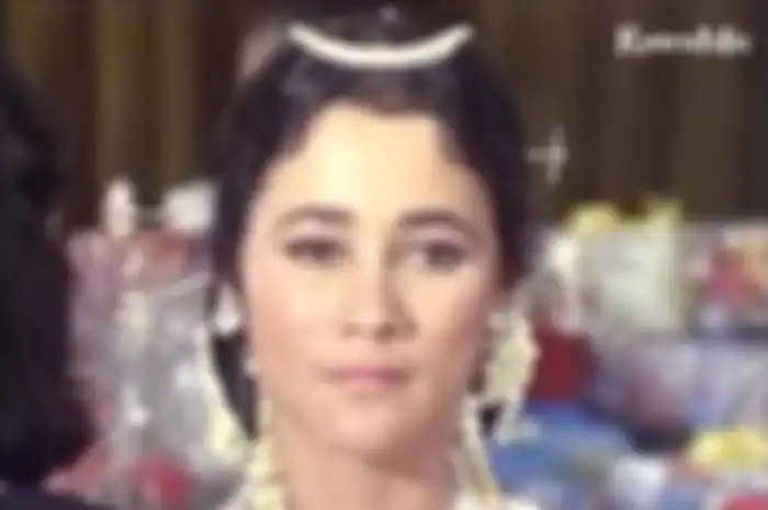 Suzanna minta benda ini dimasukkan ke peti mati