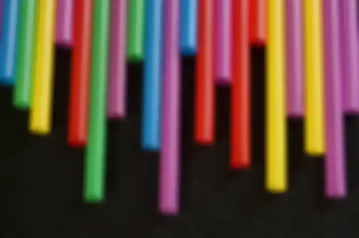 Sedotan plastik