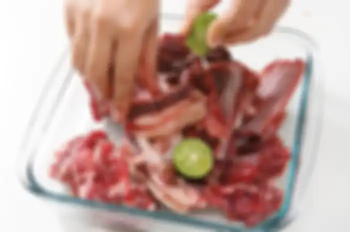 Tips menyimpan daging kambing agar tidak mudah bau