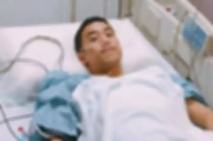 Chen Ze Rong, seorang lulusan kedokteran berusia 25 tahun mendonorkan 67 persen hatinya pada Liang Feng Pin, mantan gurunya dari sekolah dasar Cina Kong Min di Kuantan, Malaysia.

