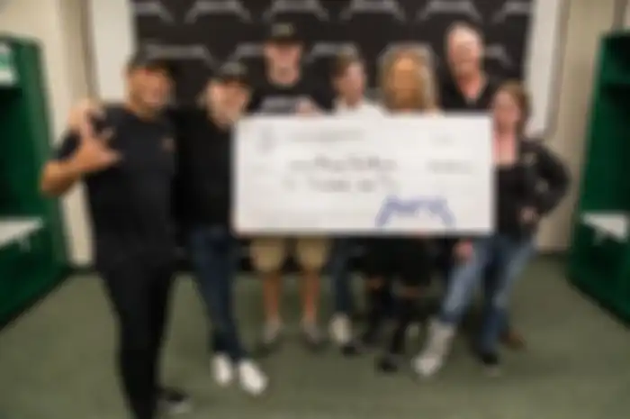 Metallica berikan donasi kepada Great Plains Food Bank