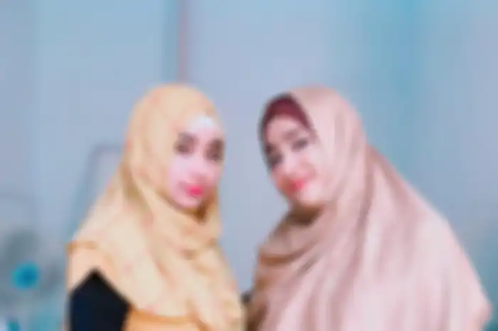 Tengku Syaira Anataya dan Cindy Fatikasari