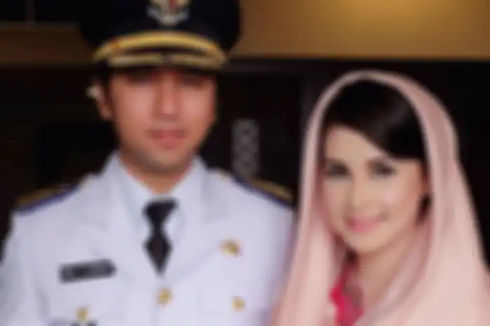 Emil Dardak dan Arumi Bachsin