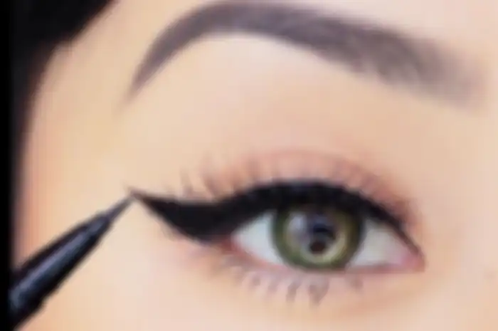 liquid eyeliner