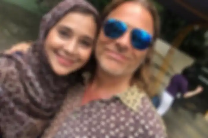 Ayu Azhari dan Mike Tramp