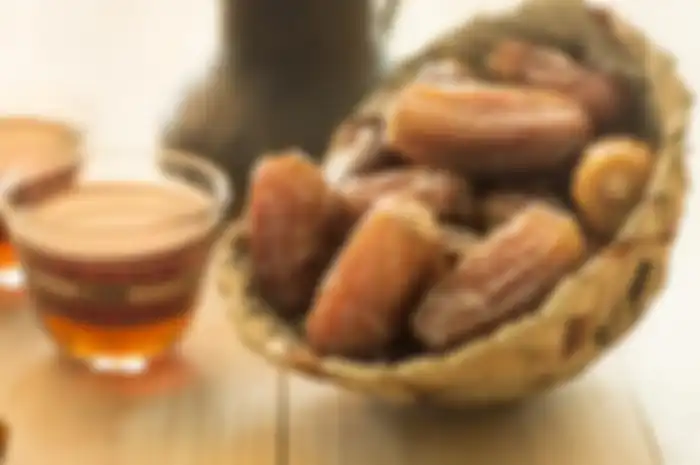 Kurma termasuk makanan sehat yang dapat disajikan sebagai menu berbuka puasa.
