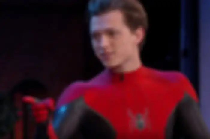 Tom Holland Resmi Pamerkan Kostum Baru Spider-Man: Far From Home