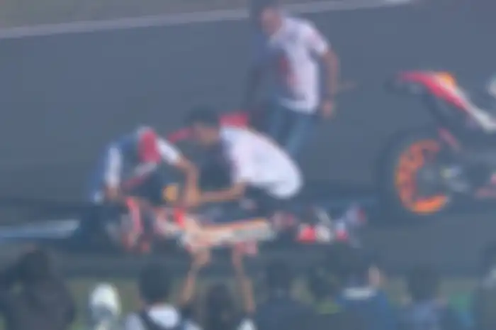 Marquez Ngalamin Dislokasi Bahu Kiri