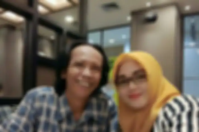Mandra dan istrinya