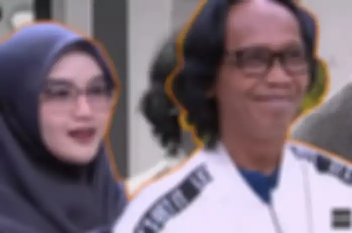 Mandra dan anaknya, Tia Septiana