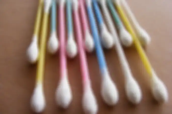 Cotton buds