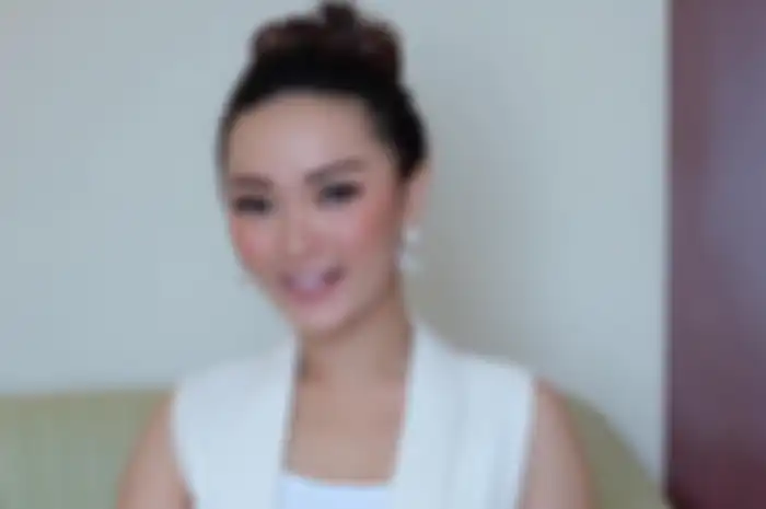Zaskia Gotik bangun hunian dengan dapur minimalis