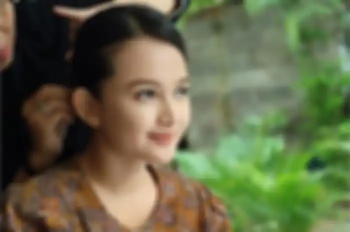Rosnita Putri alias Entin Dunia Terbalik