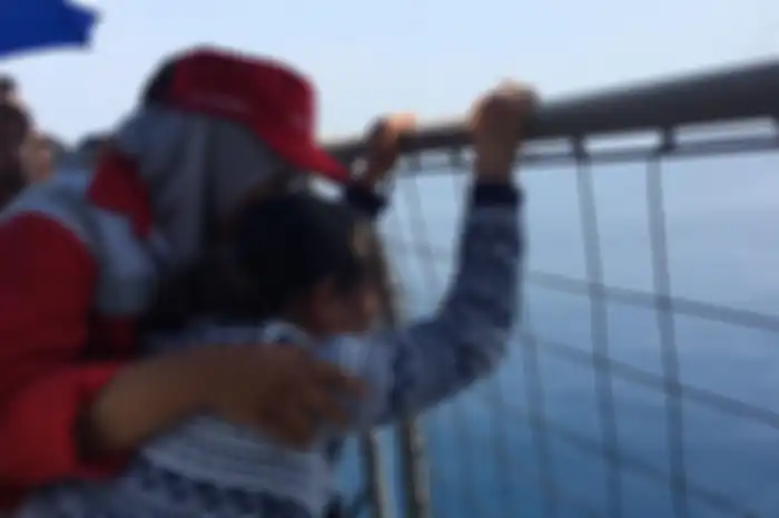 Kesedihan Istri Korban Lion Air JT 610 dalam Prosesi Tabur Bunga: Saya Mau di Laut Sama Suami Saya
