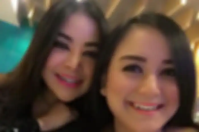 Annisa Bahar dan Juwita Bahar