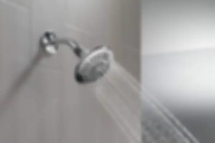 Melancarkan shower yang tersumbat