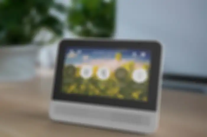 Google Assistant menjadi otak untuk smart home.