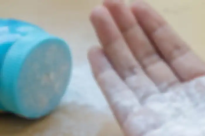 Manfaat bedak bayi untuk kecantikan