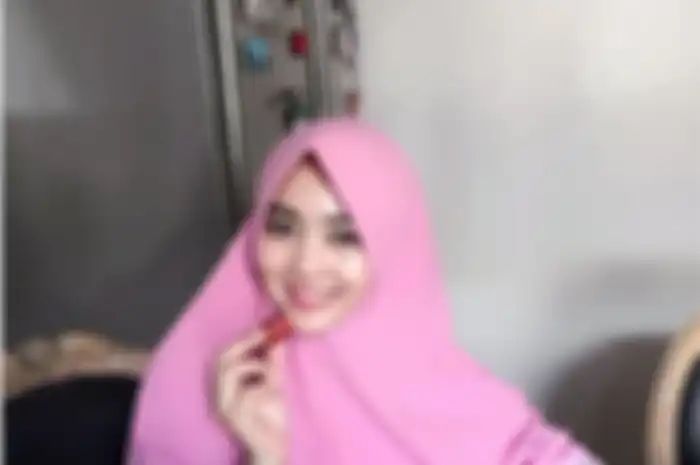 Ruang makan rumah Nuri Maulida